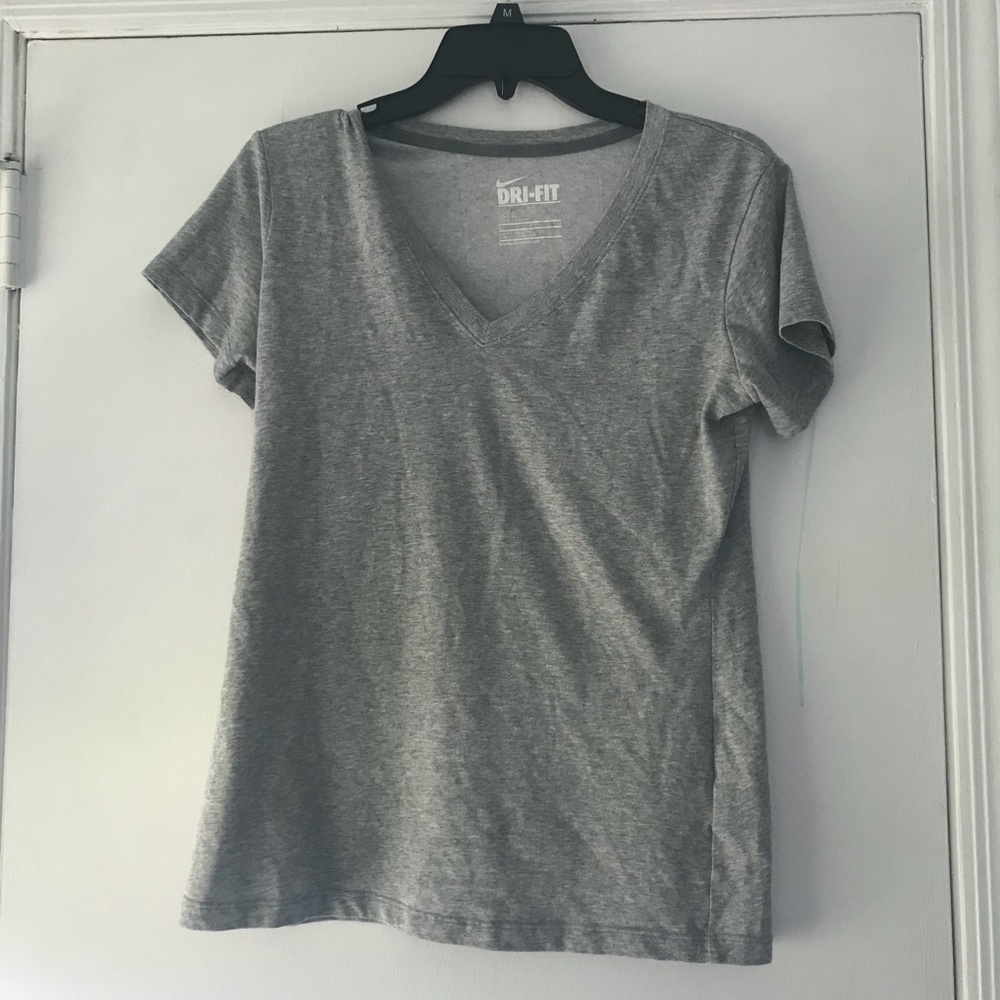 NIKE grey short sleeve t